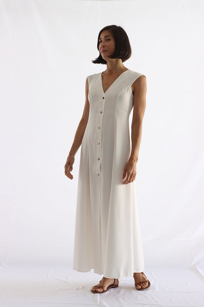 fullness dress with front buttons