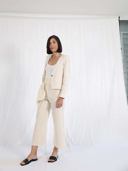 short square one-button jacket